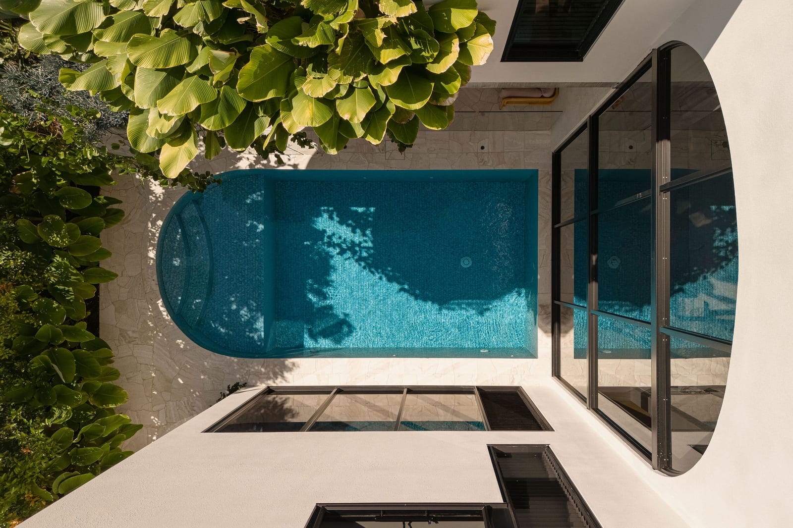 Bespoke Buddina Designer Masterpiece: 100m to Beach