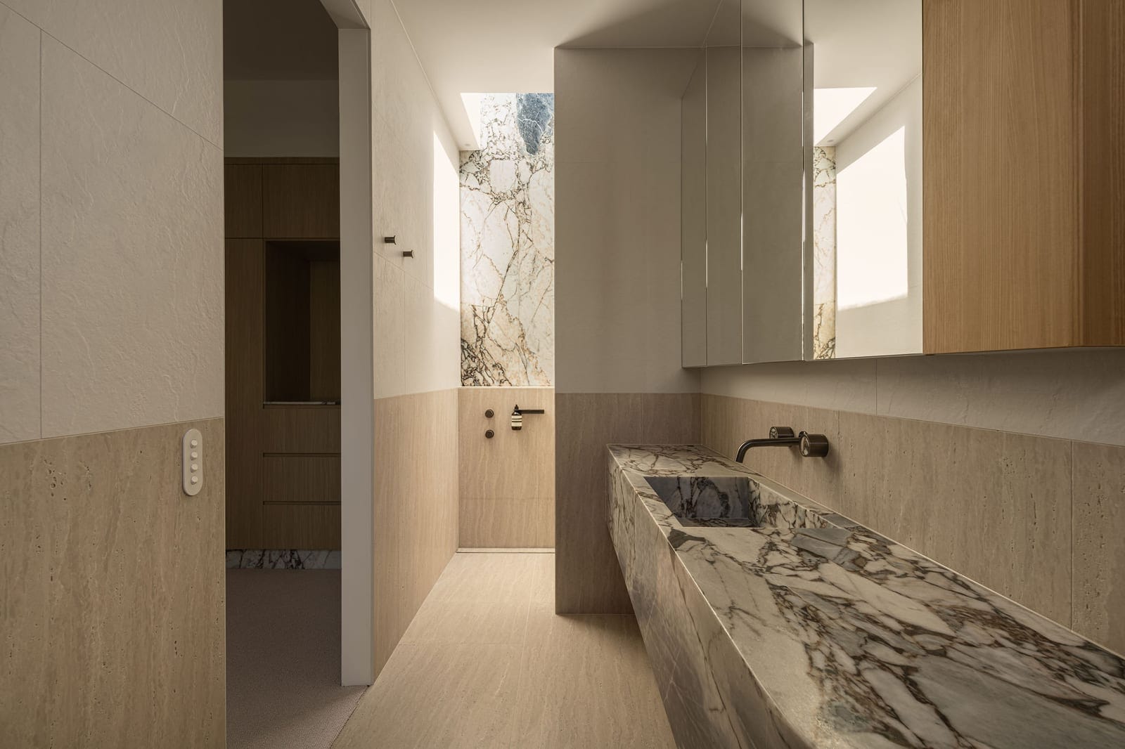 Bespoke Buddina Designer Masterpiece: 100m to Beach