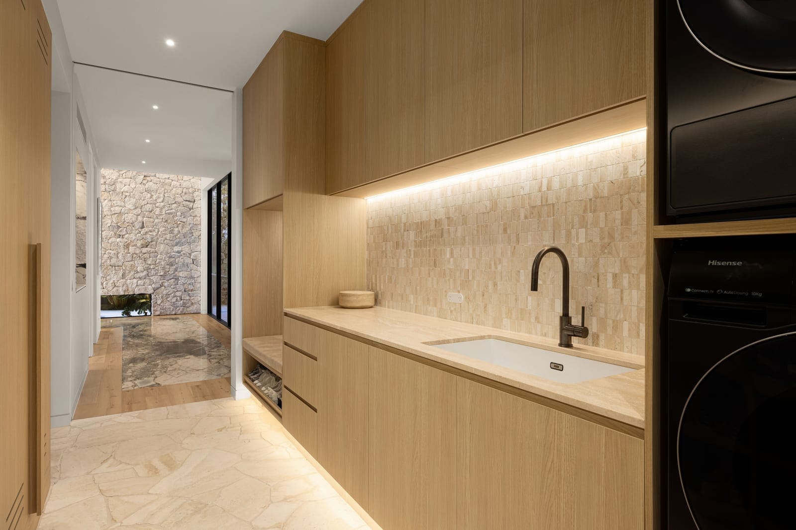 Bespoke Buddina Designer Masterpiece: 100m to Beach