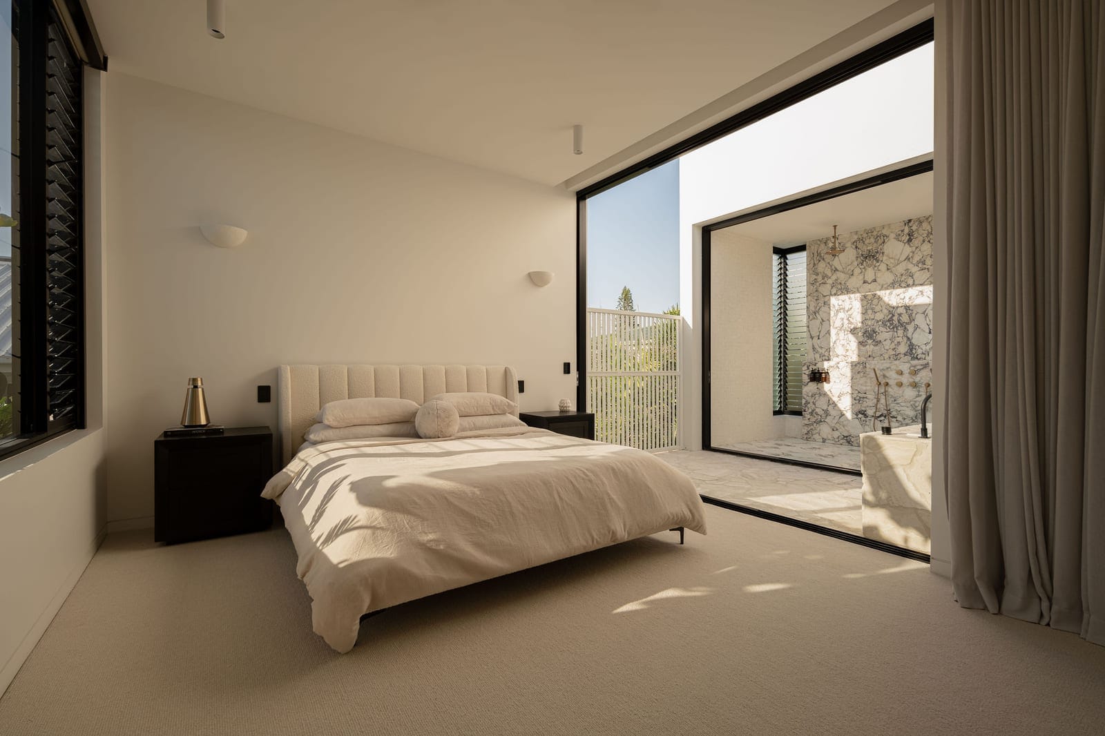 Bespoke Buddina Designer Masterpiece: 100m to Beach