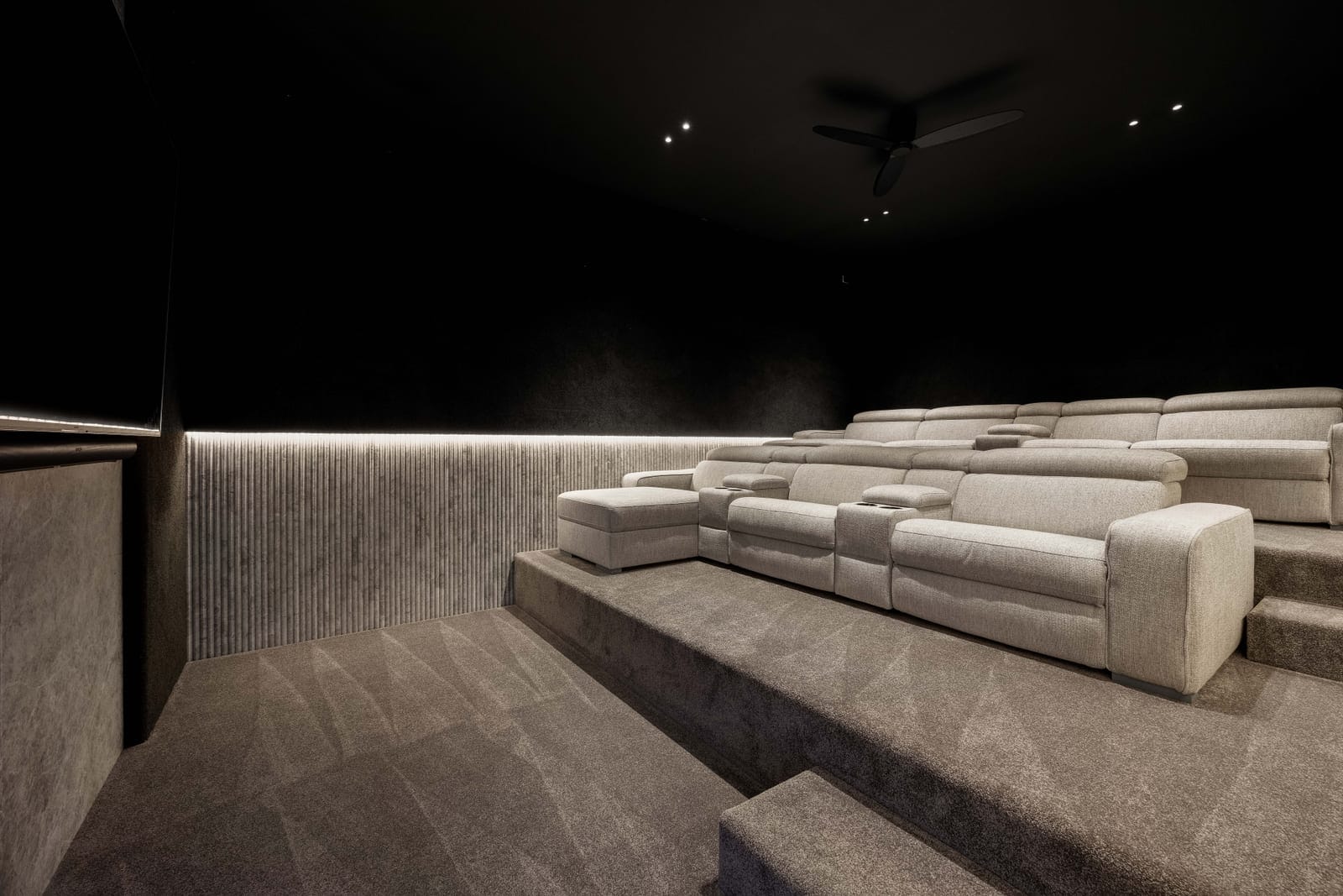 Bespoke Buddina Designer Masterpiece: 100m to Beach