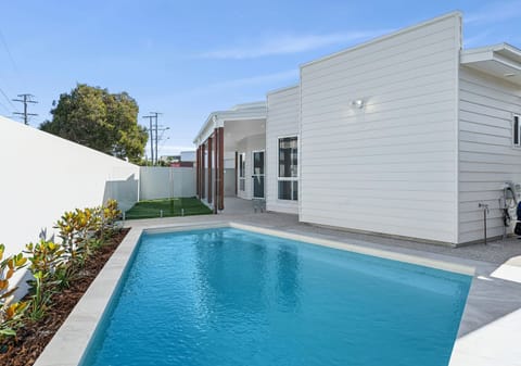 Currimundi Cracker: Brand New, Ultra-Convenient