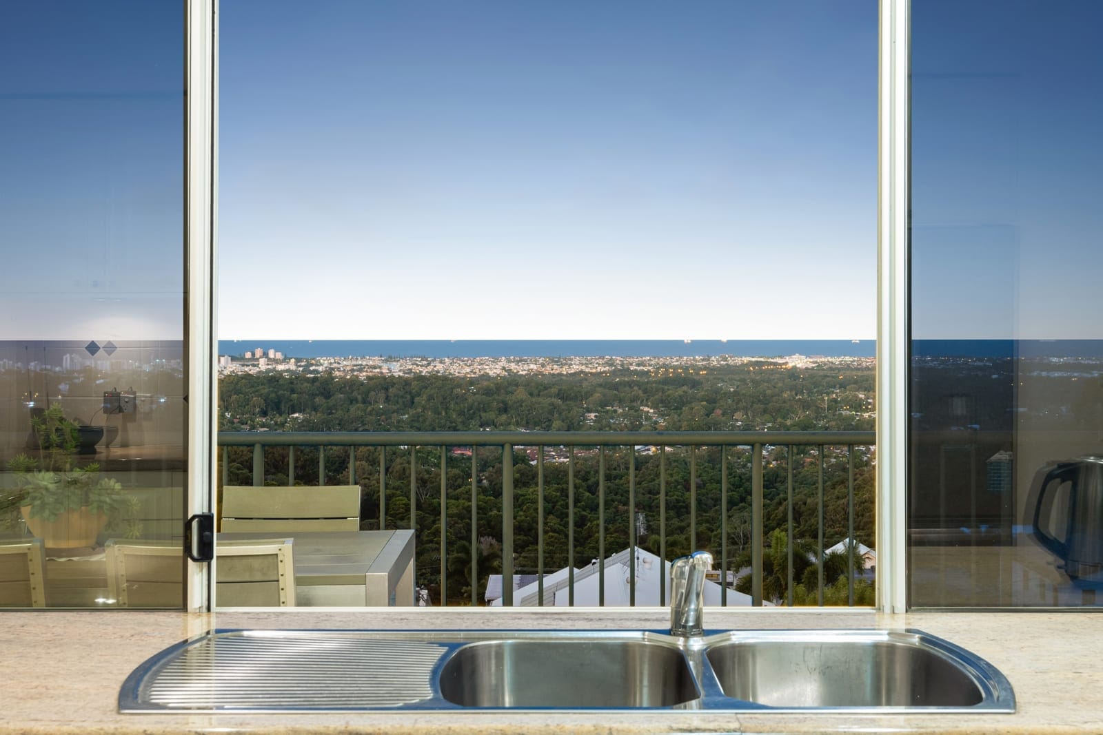 Masterpiece with DUAL LIVING and OCEAN VIEWS!