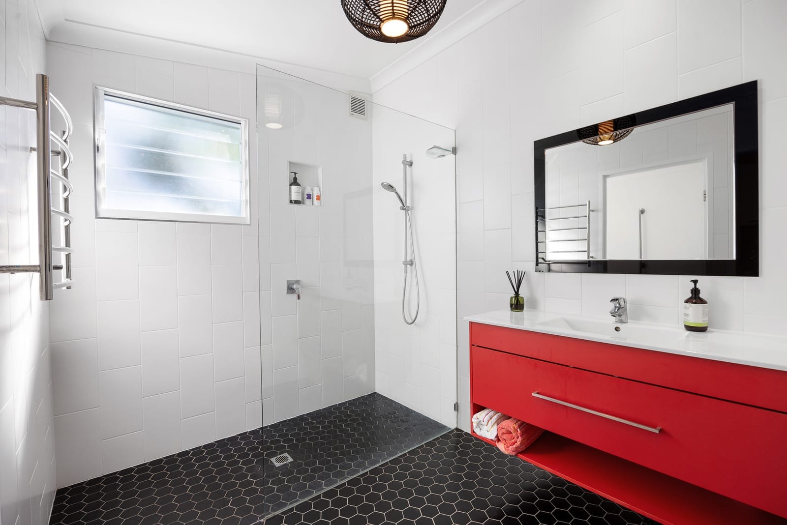 Peregian Beach Charmer in Prime Location, Dual Living, 200m from Ocean