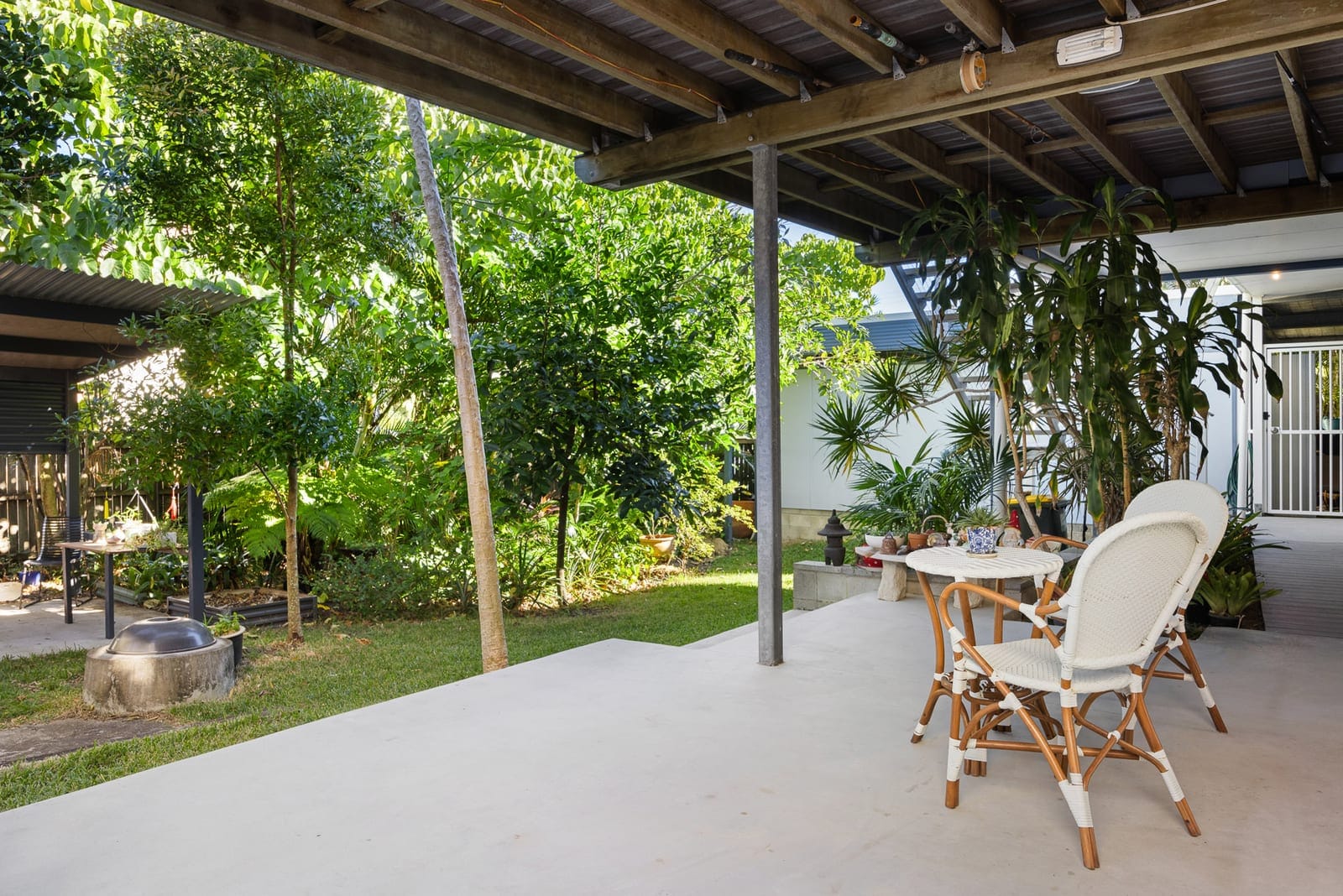 Peregian Beach Charmer in Prime Location, Dual Living, 200m from Ocean