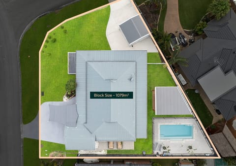 Buderim ¼ Acre Country Charm