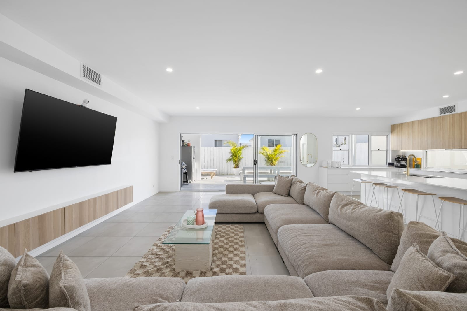 Presentation Perfect: Elegant & Contemporary