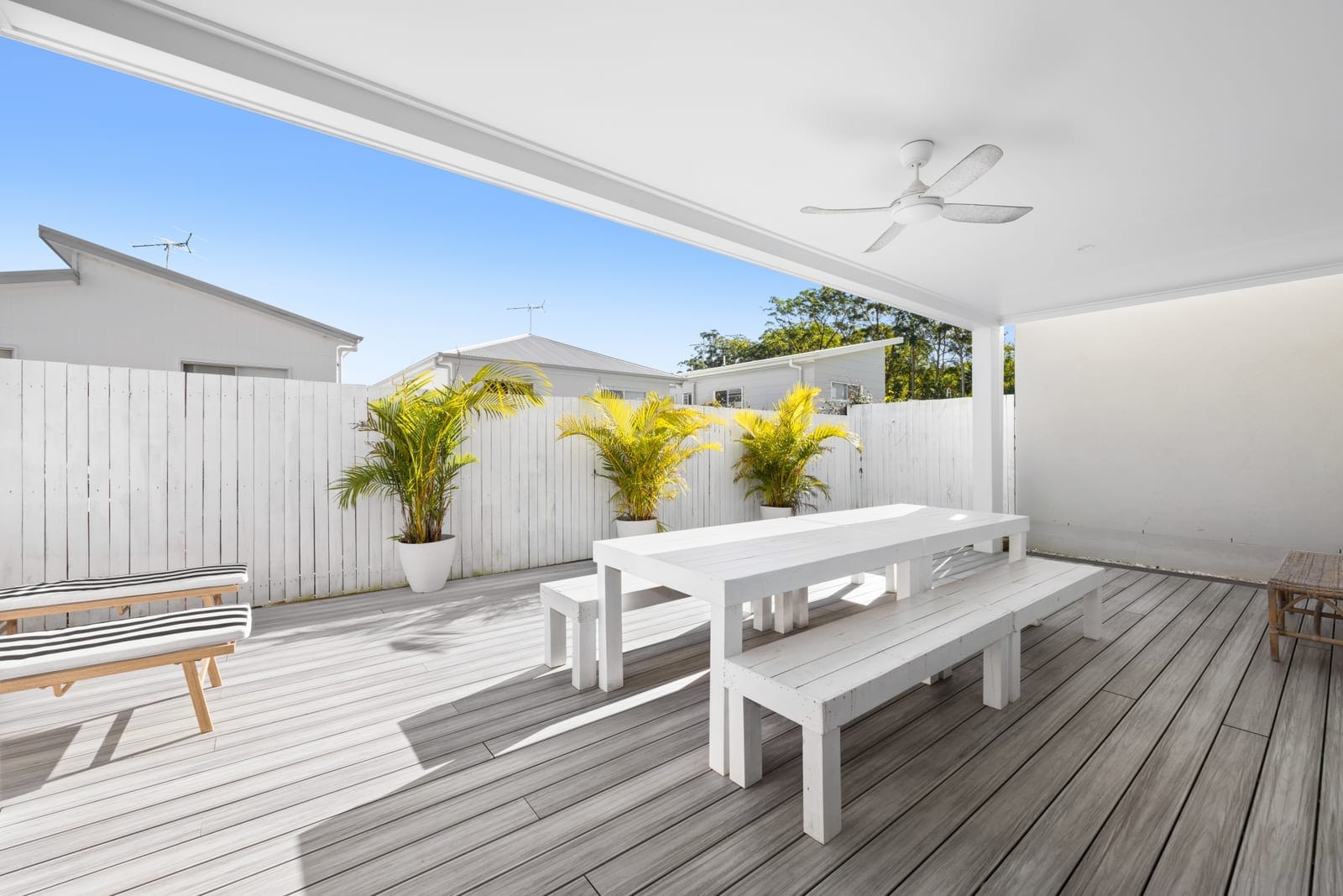 Presentation Perfect: Elegant & Contemporary