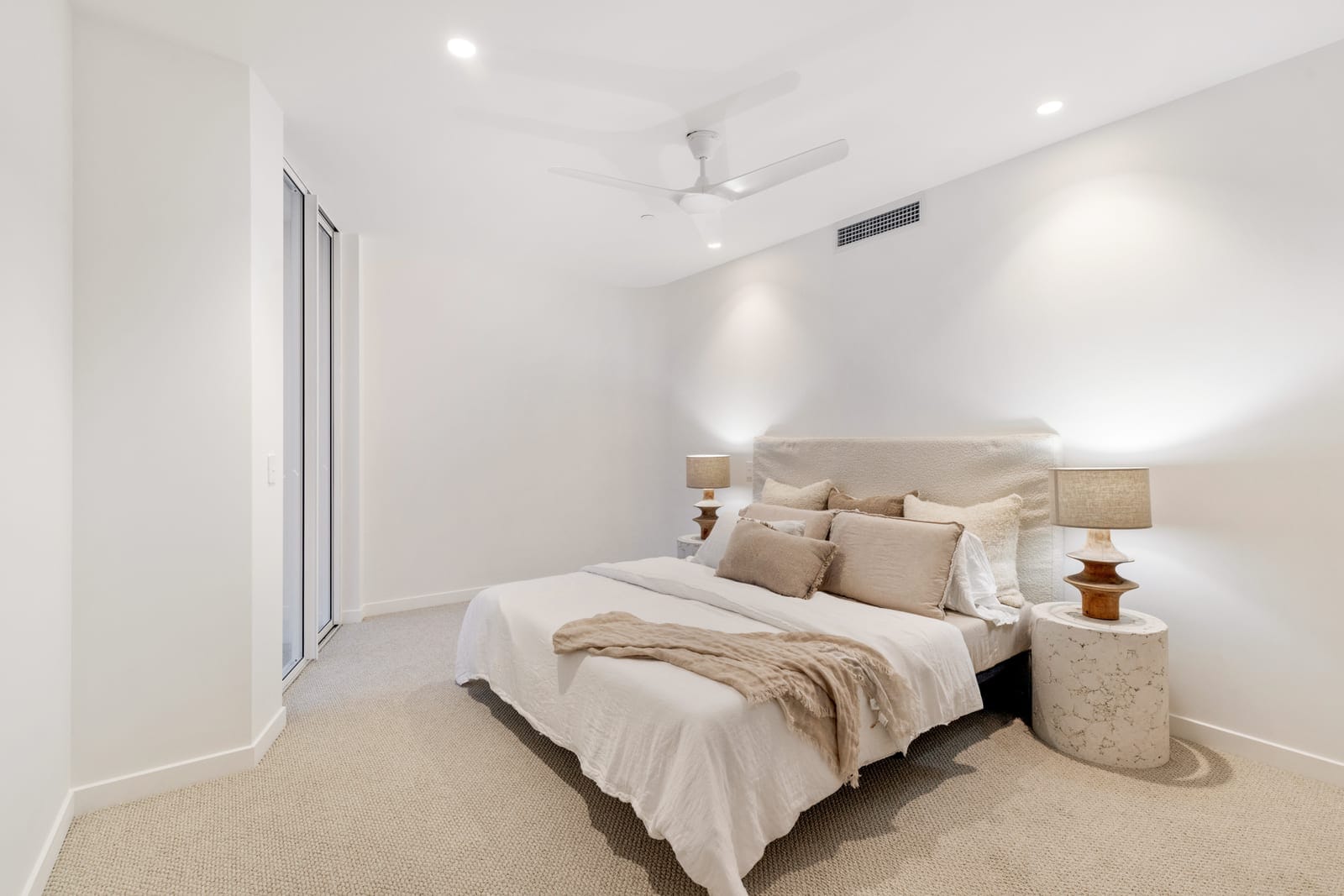 Full-Floor Residence in the Heart of Cotton Tree