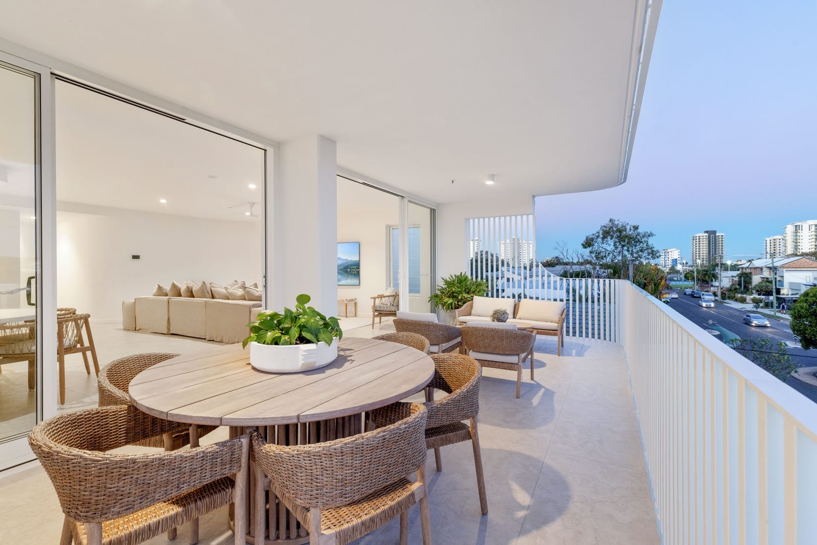 Full-Floor Residence in the Heart of Cotton Tree