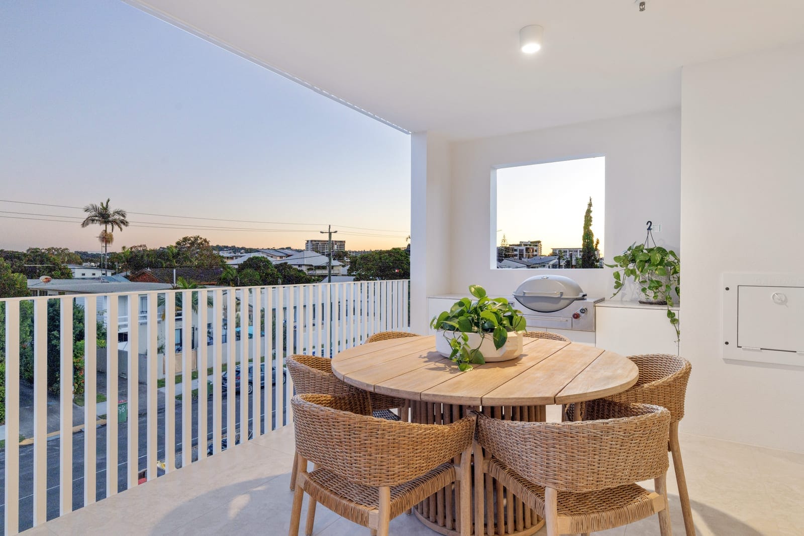 Full-Floor Residence in the Heart of Cotton Tree