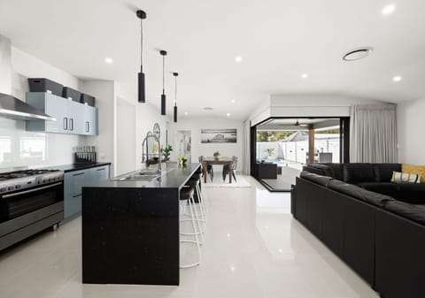 A Lifestyle to Savour: Location & Presentation Perfection