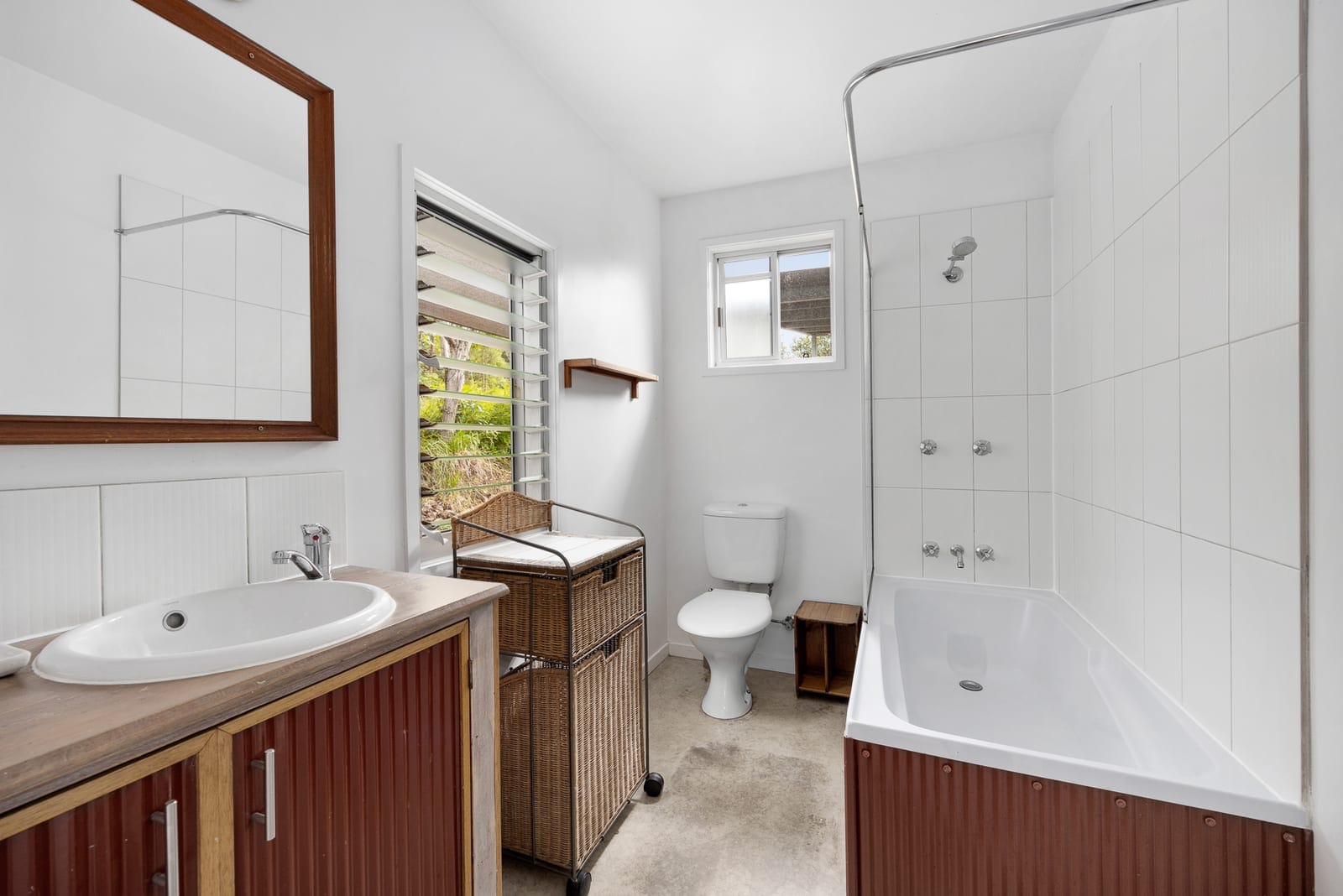 Privacy, tranquility & hinterland views