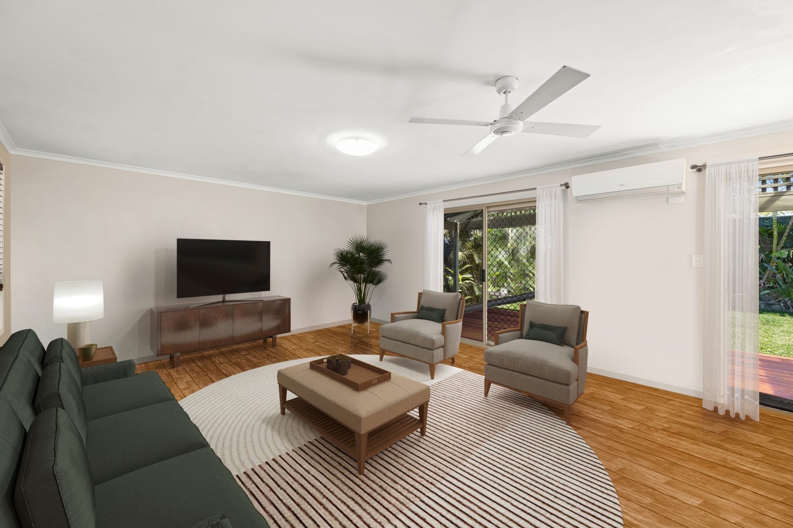 Effortless Living: Near Parks & Scenic Lake!