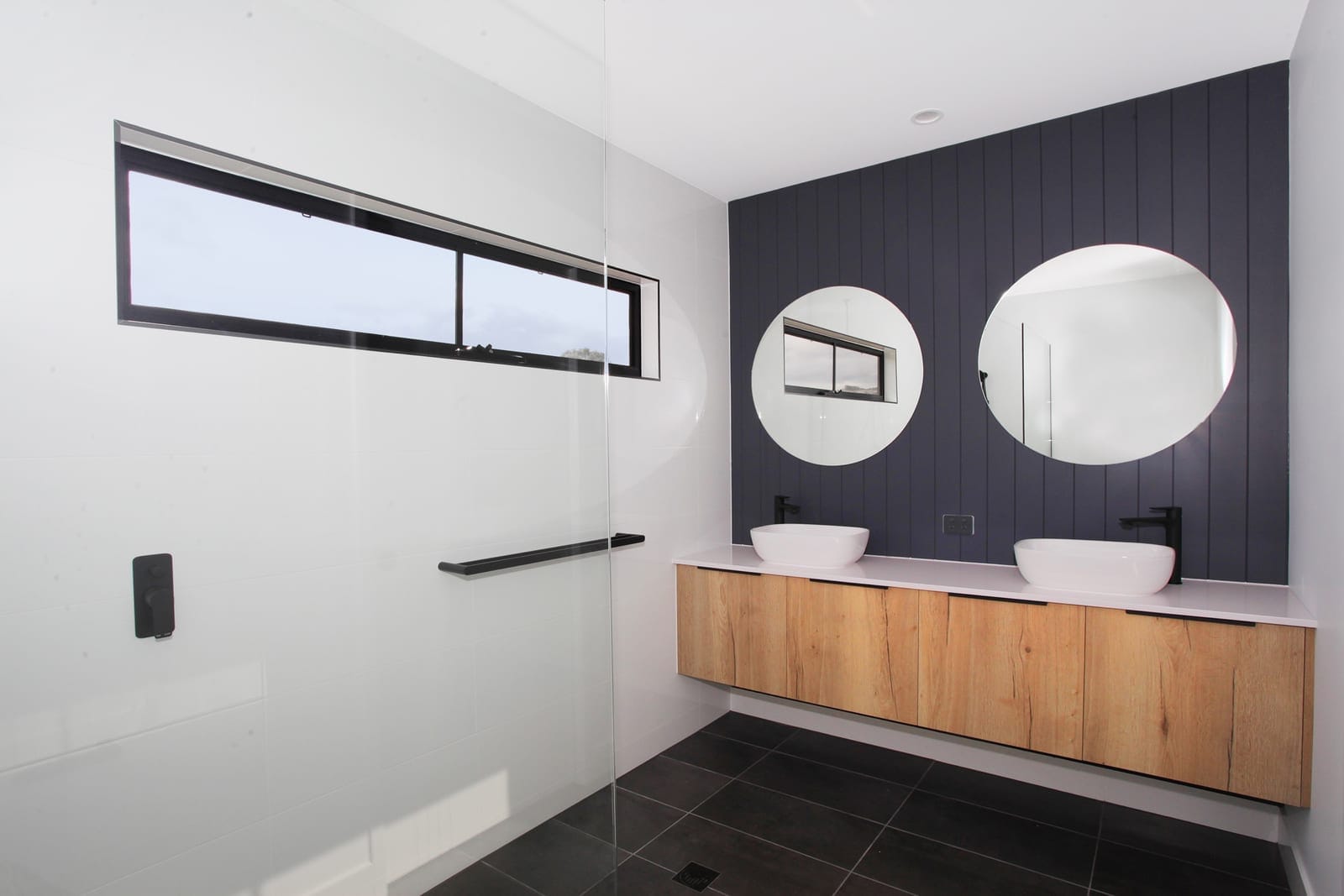 Stylish Contemporary Living: Park Frontage
