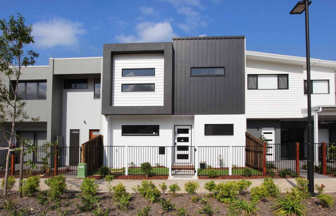 Stylish Contemporary Living: Park Frontage