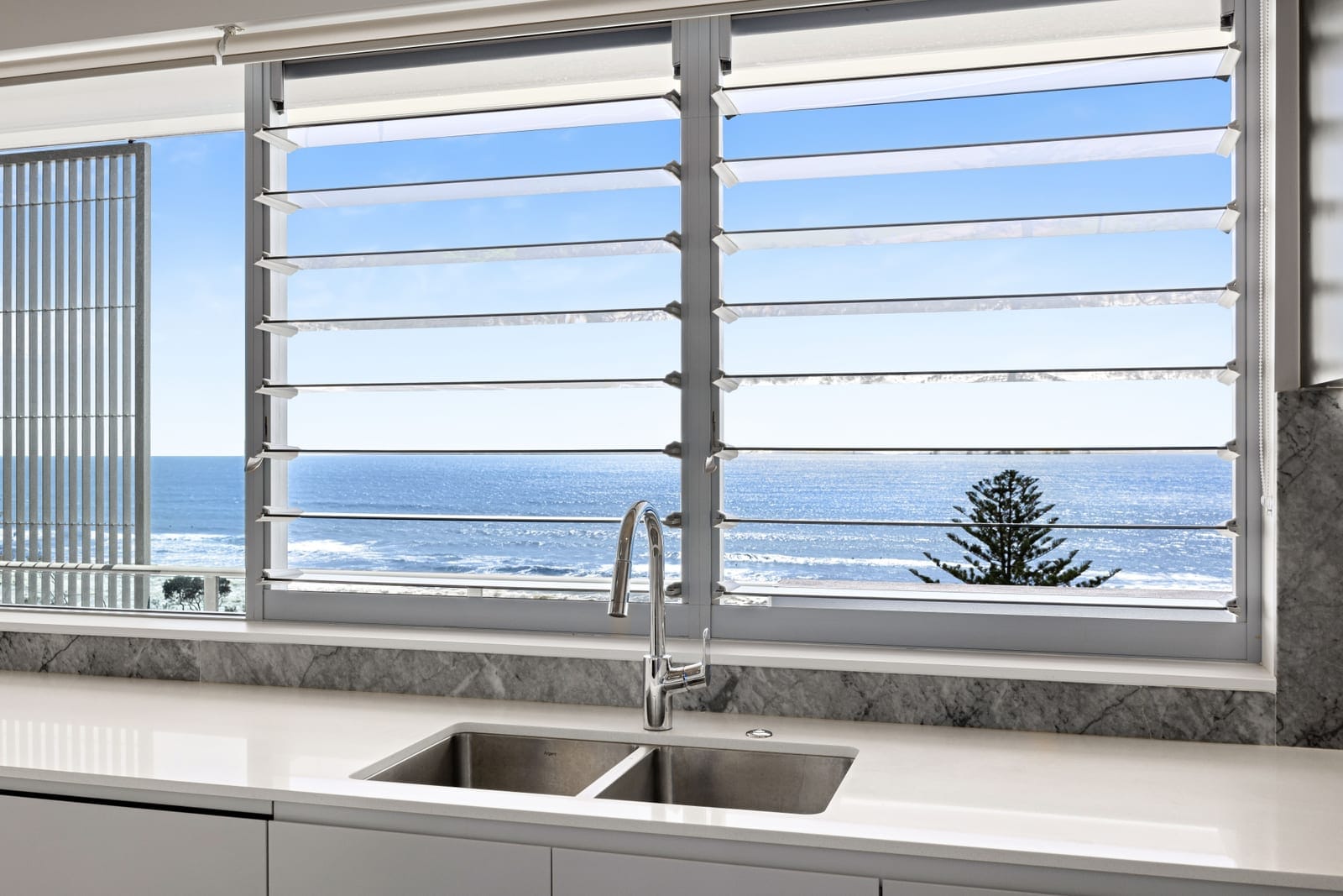 Penthouse Perfection: Sweeping Ocean Views