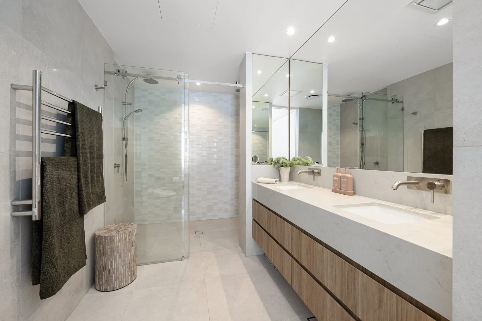 Exquisite Oceanfront Luxury with Panoramic 180° Views