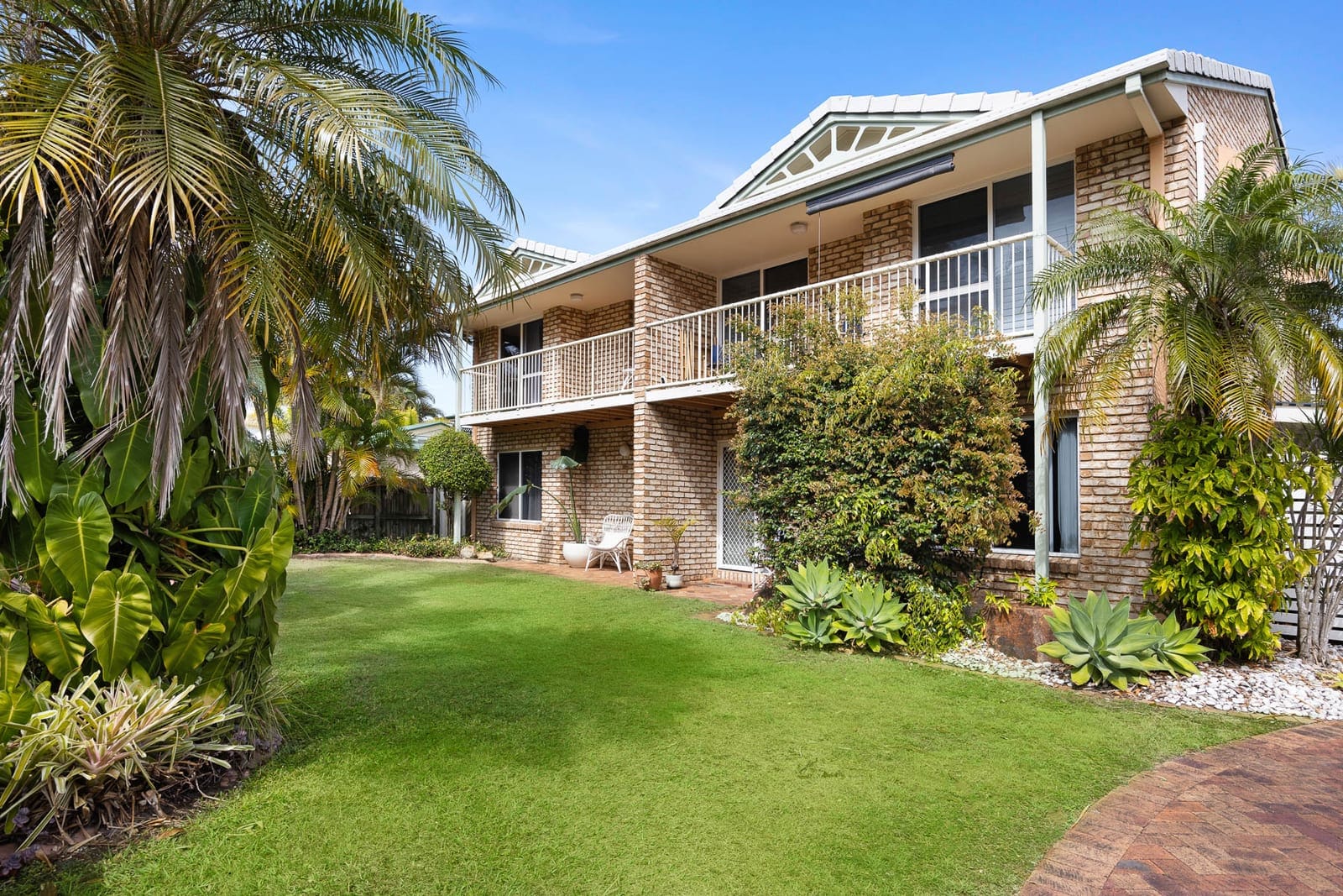 *MOTIVATED SELLER* - Turn-Key Townhouse in Prime Beachside Location