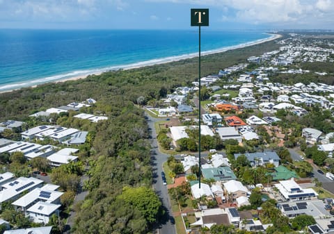 *MOTIVATED SELLER* - Turn-Key Townhouse in Prime Beachside Location