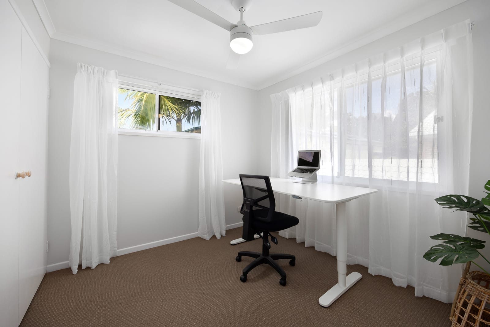 *MOTIVATED SELLER* - Turn-Key Townhouse in Prime Beachside Location
