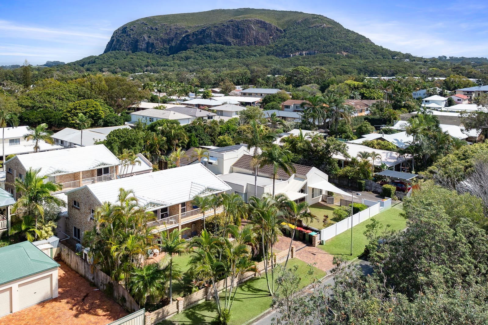 *MOTIVATED SELLER* - Turn-Key Townhouse in Prime Beachside Location