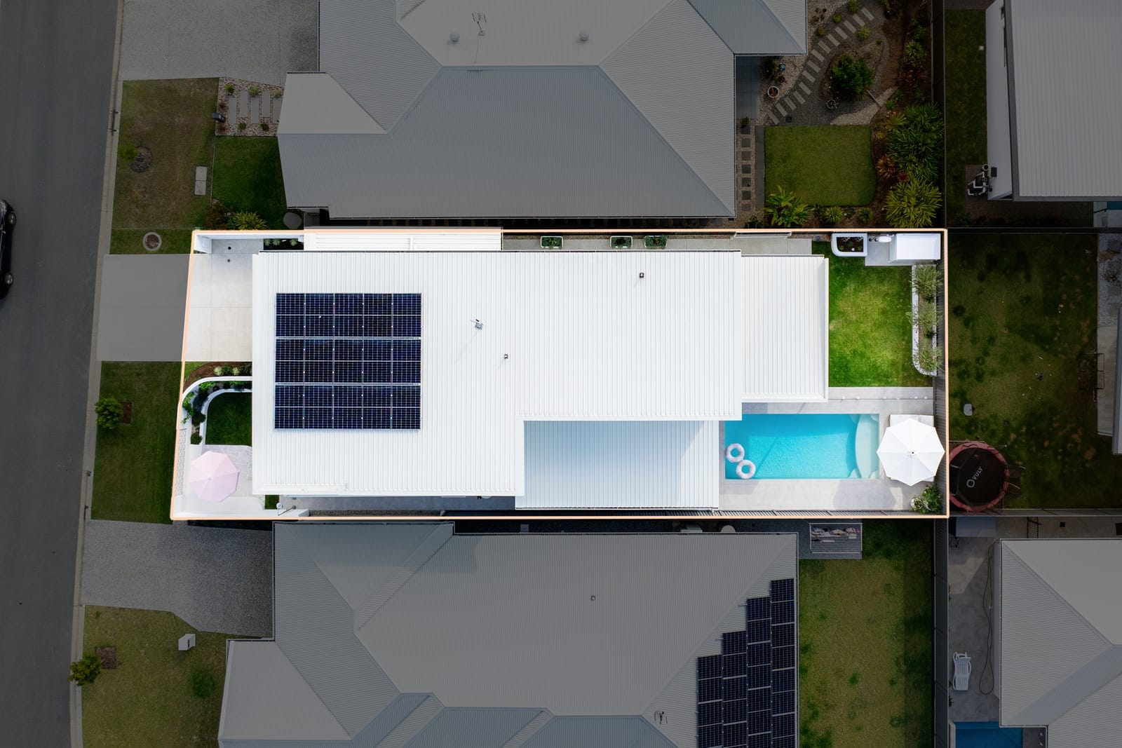 Light, Luxury, Lifestyle, Location!