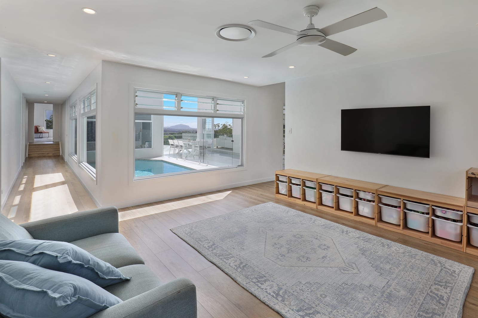 Effortless Acreage Living – North Facing with Views!