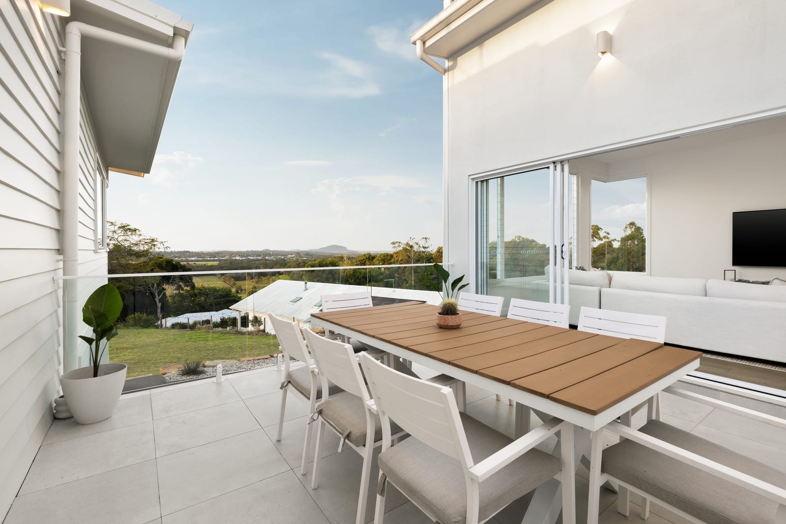 Effortless Acreage Living – North Facing with Views!
