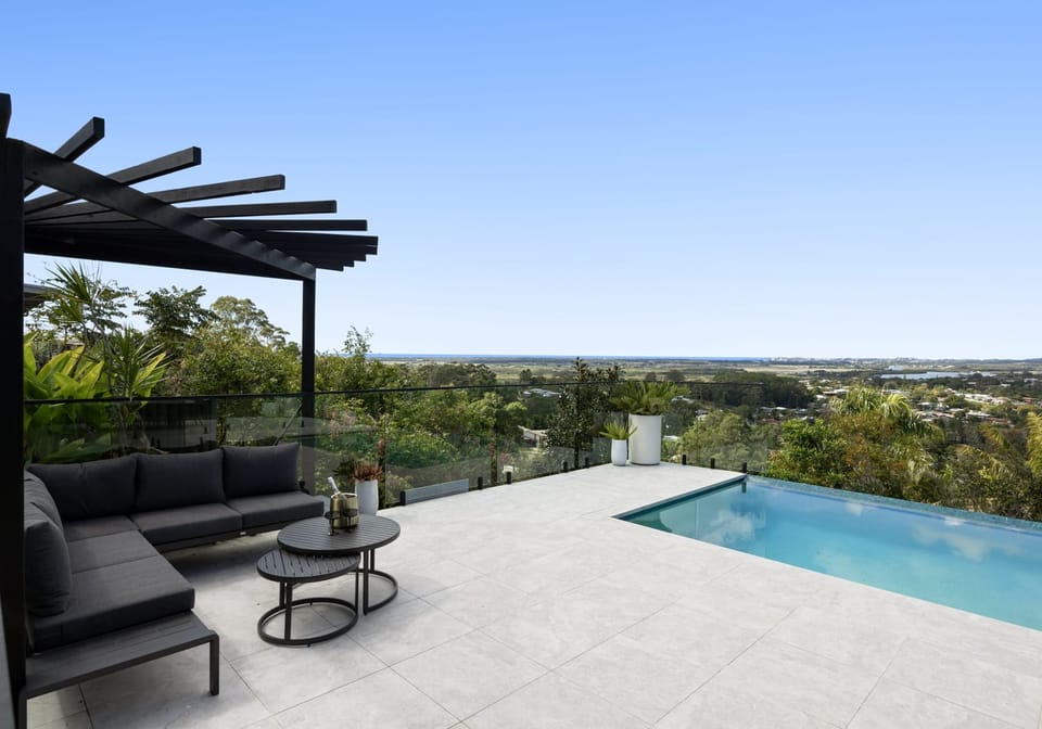 Ridgetop Position: ¼ Acre, Panoramic Vista