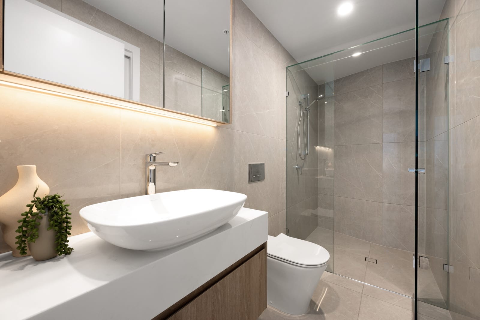 The Ultimate In Luxury Living – Brand New Two Storey Penthouse