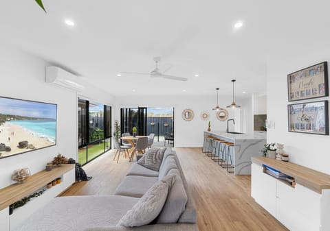 Village Green Gorgeous Home with Heated Pool