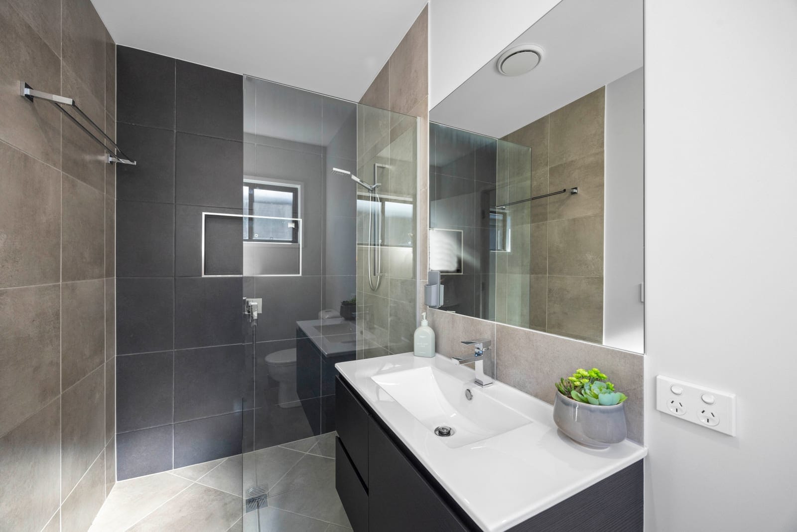 Fabulous First Home or Downsizer Dream