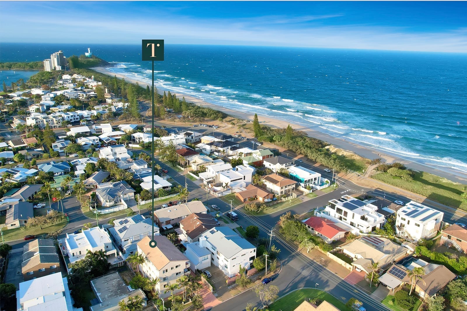 Ultra chic beachside living – 100m to Beach