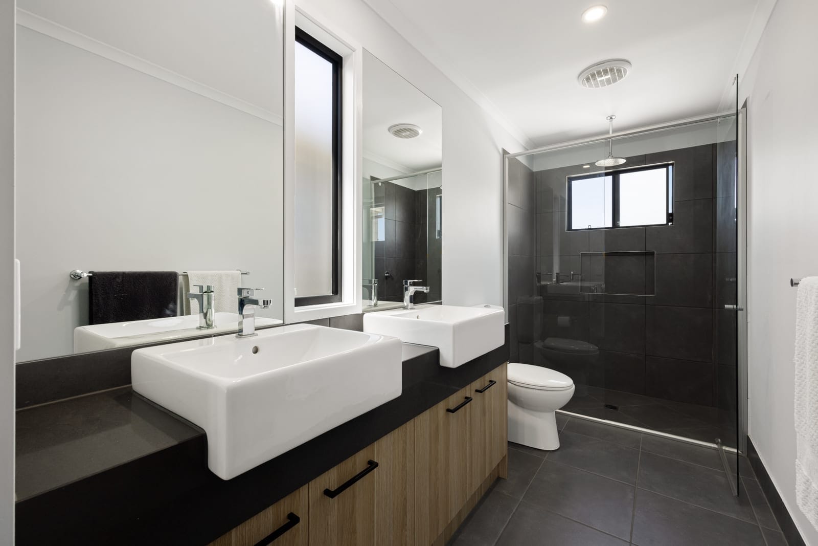 Bokarina Bliss: Effortless, Elegant, Beachside Living