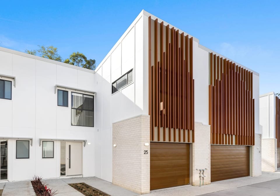 Stunning Modern Townhouse in Prime Sunshine Coast Location