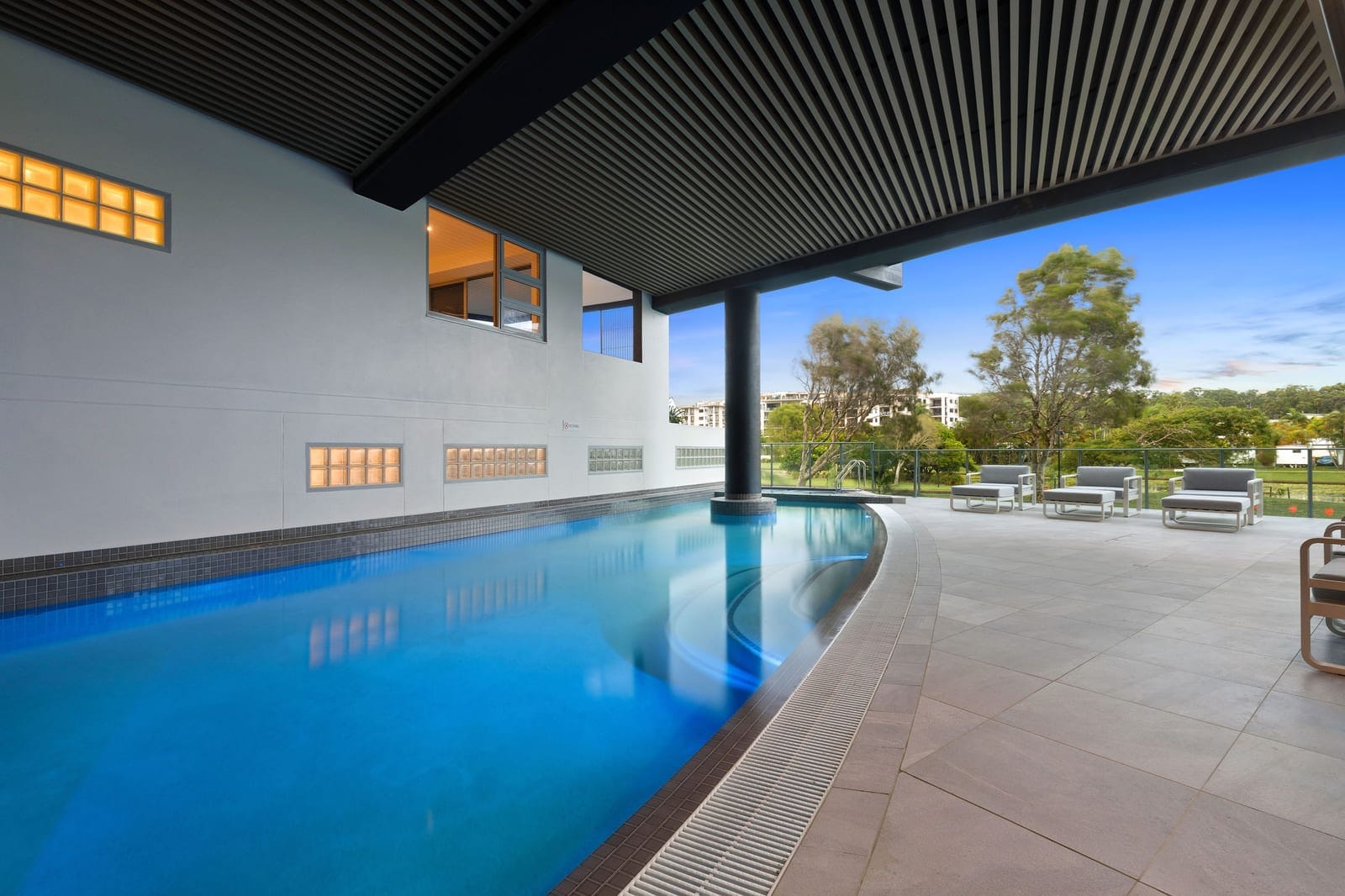 Blue-chip location: Views & Convenience