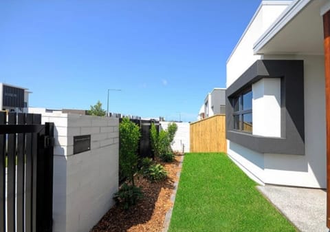 Stylish 3 Bedroom Lowset Terrace