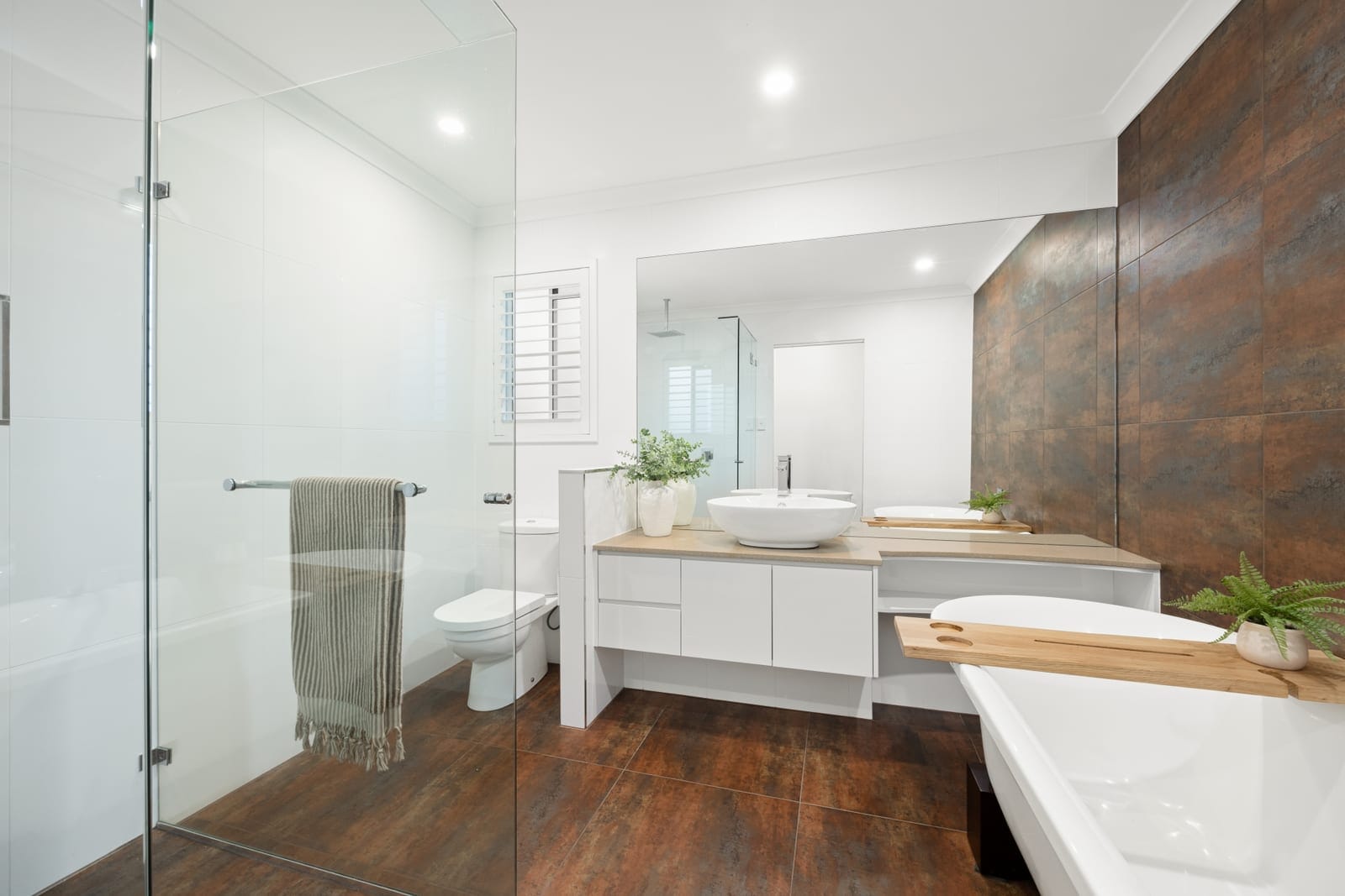 Pure Class: Elegant Interiors, Stunning Mountain Vista