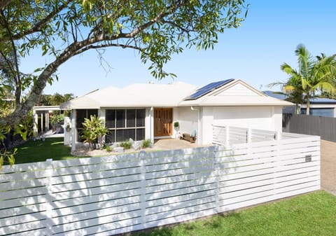 Embrace Comfort & Style in This Exceptional Lifestyle Home!