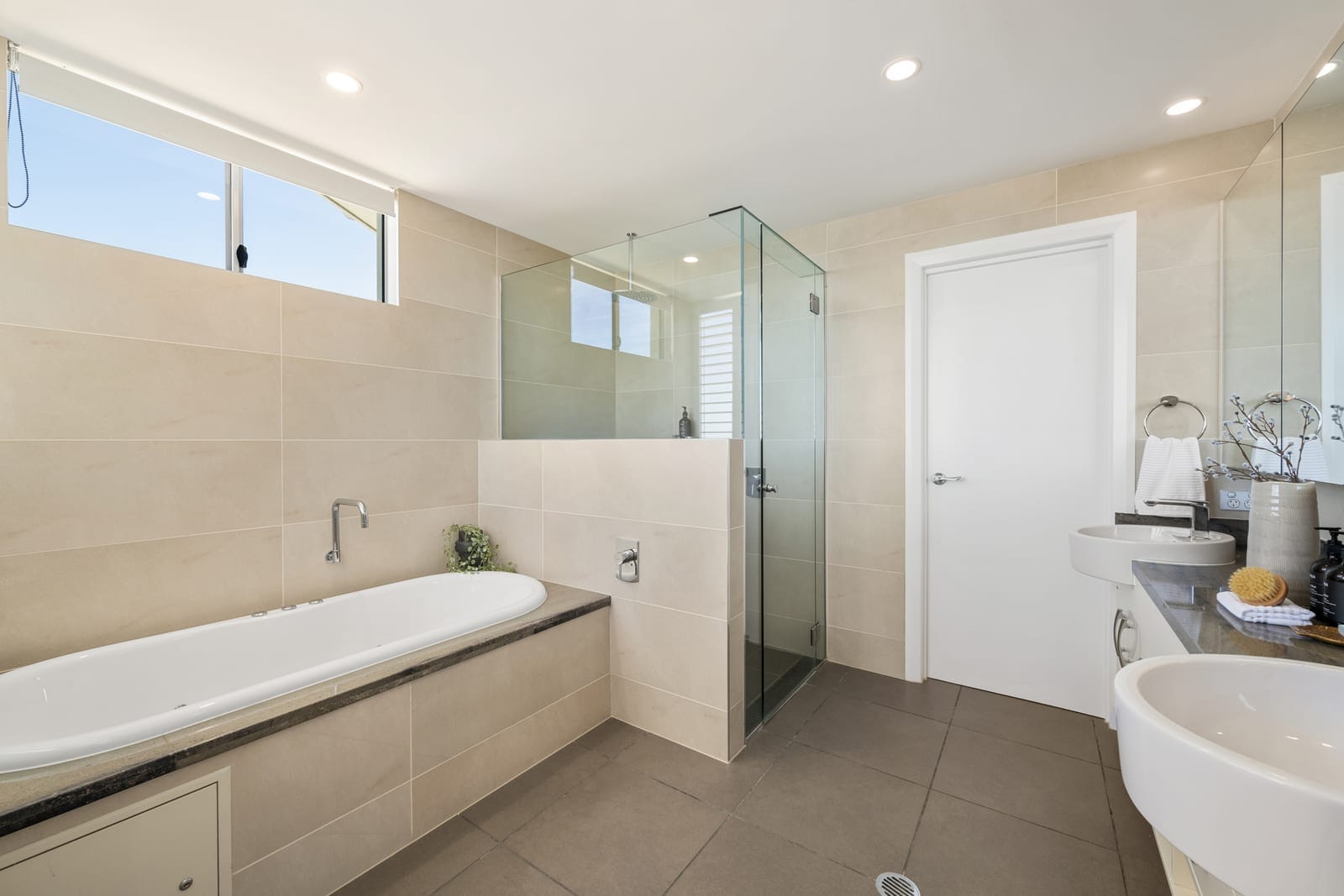 Exceptional Penthouse - Will be Sold!