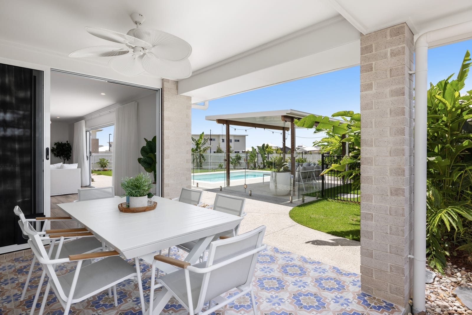 Perfectly Presented Family Home, Huge Block, Side Access