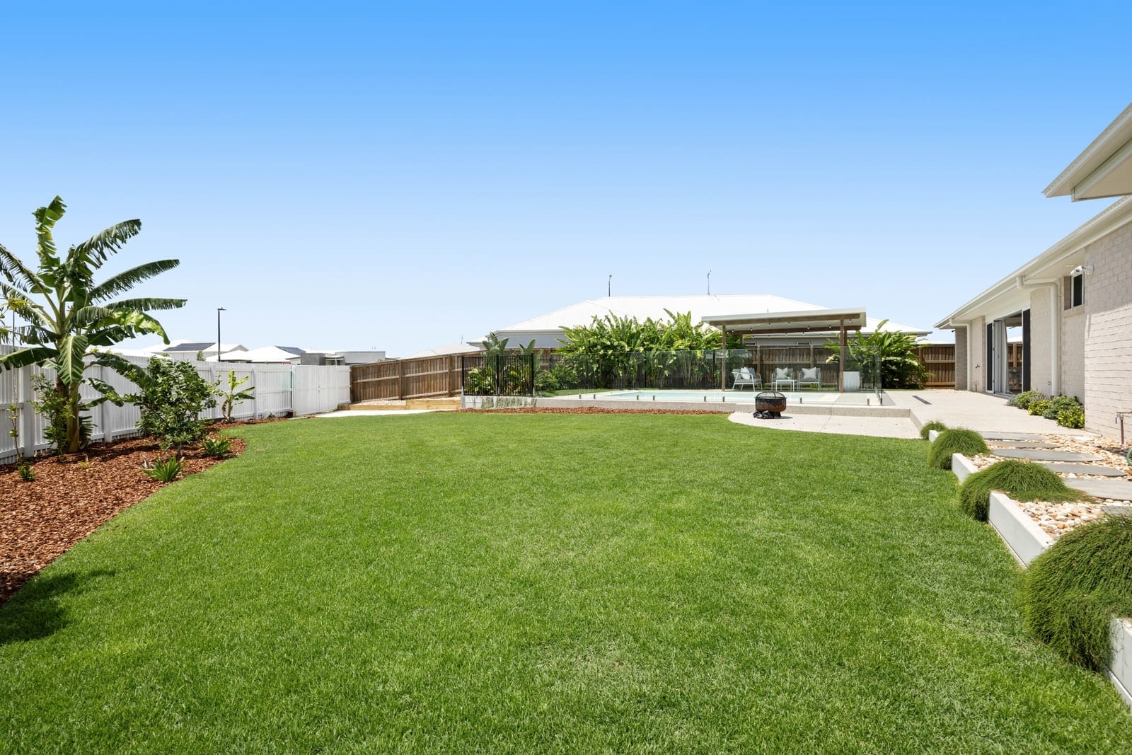 Perfectly Presented Family Home, Huge Block, Side Access