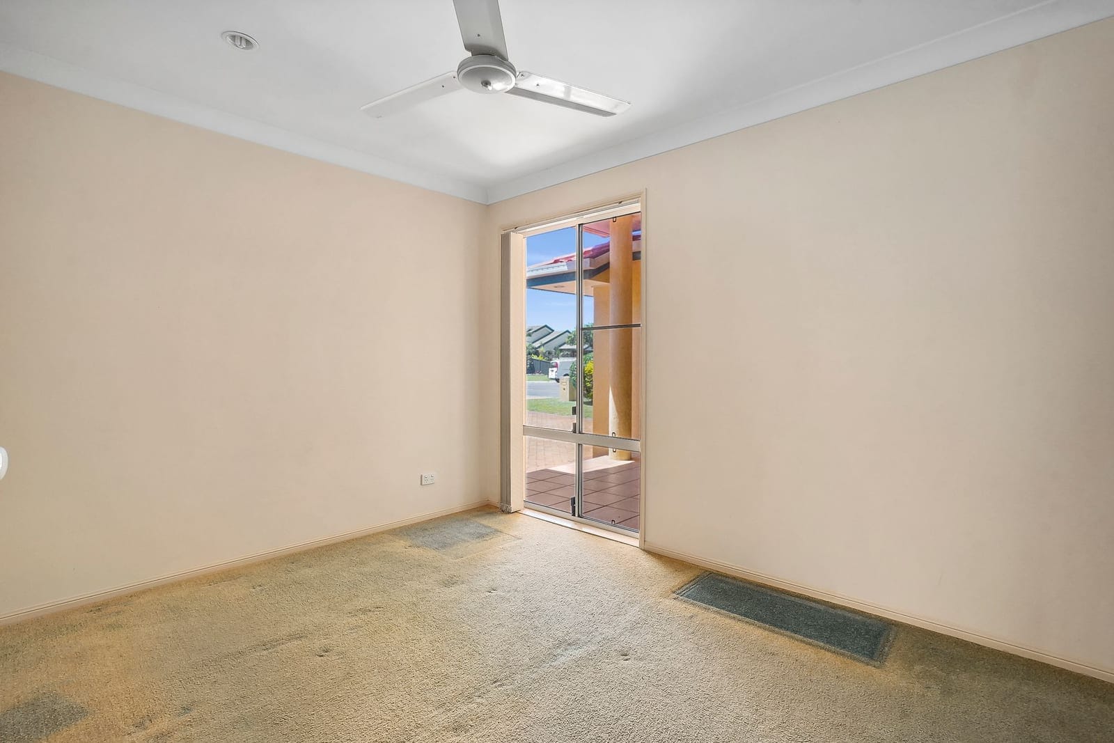 Endless Possibilities in a Coveted Waterfront Location – Make It Yours!