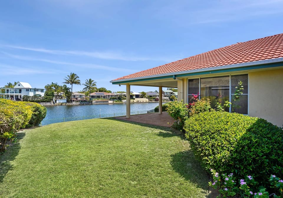 Endless Possibilities in a Coveted Waterfront Location – Make It Yours!
