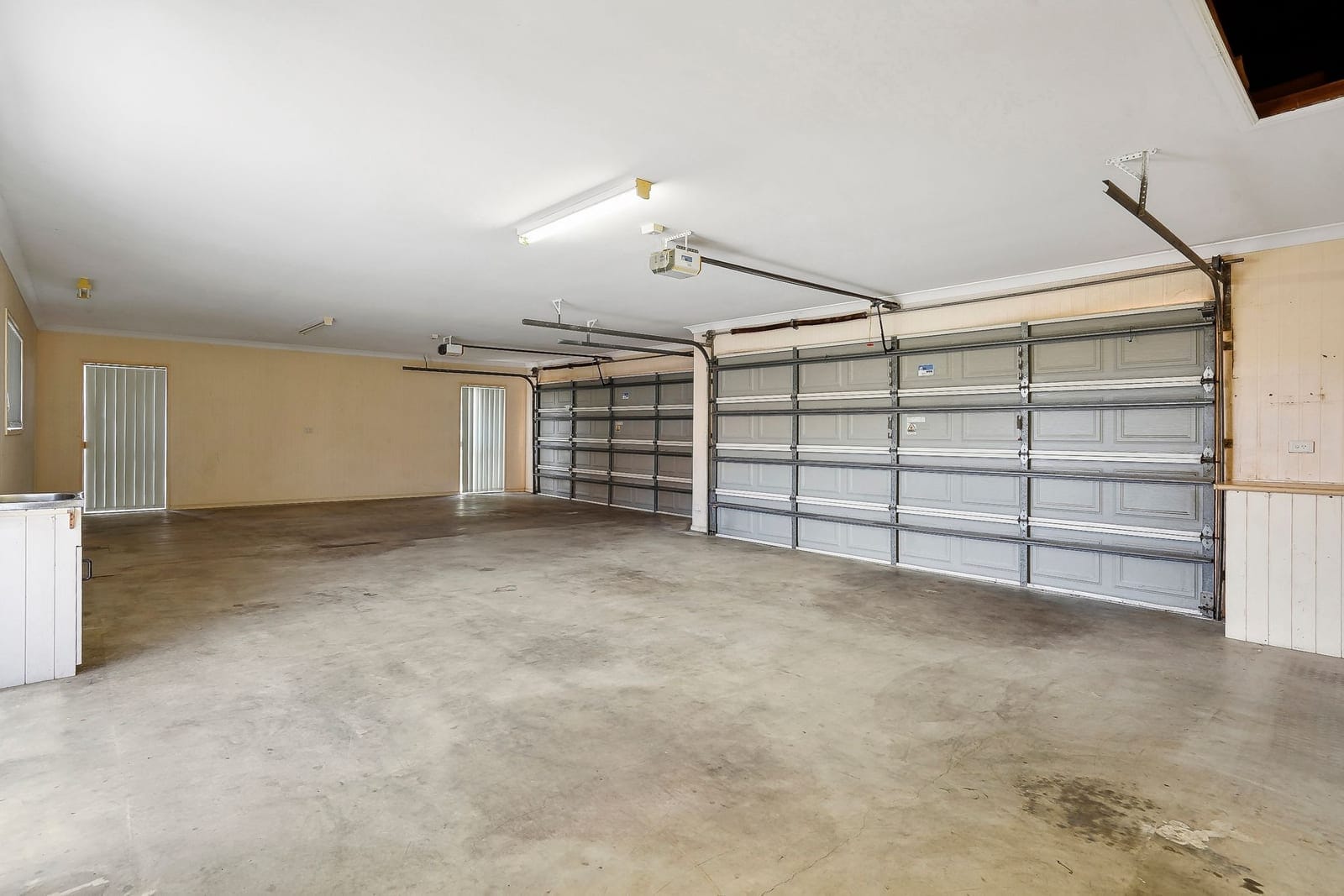 Endless Possibilities in a Coveted Waterfront Location – Make It Yours!