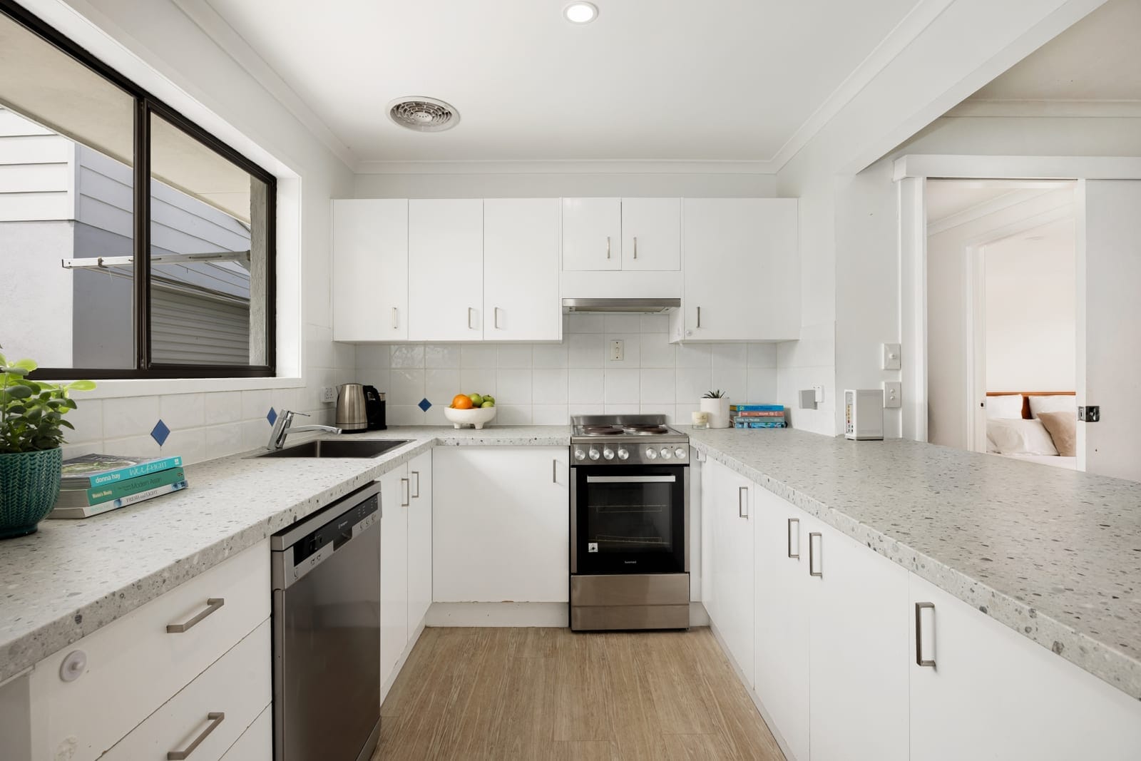 Beachside Charm In Premium Coastal Location