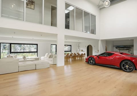 Mediterranean-inspired Home With Integrated High-end Warehouse Space
