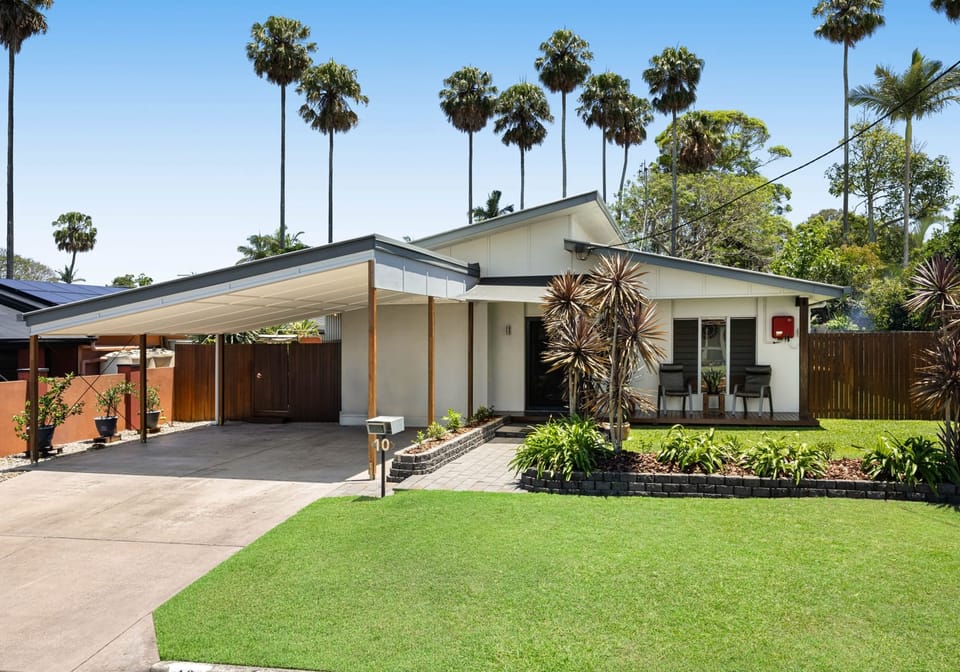 Mooloolaba Magic: North-Facing Tropical Sanctuary