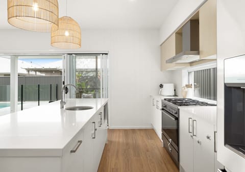 Relaxed Modern Living: Impeccably Presented